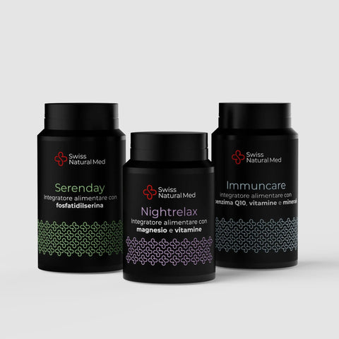 Kit Focus-Up Swiss Natural Med: 3 flaconi neri con etichette verdi, viola e blu per benessere cognitivo.