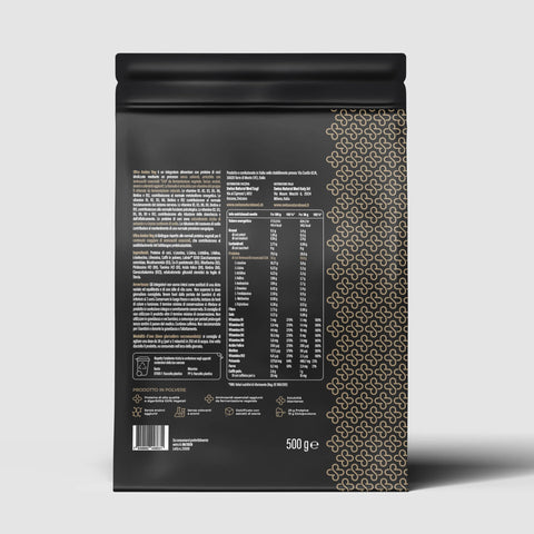 Busta nera di Ultra Amino Veg Caffè 500g, proteine vegetali svizzere con EAA e vitamine B.